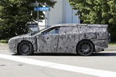 フェラーリ初のフル電動スポーツカー『ルーチェ』、5月25日デビューか!?