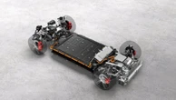 ポルシェ『マカン』に世界初の予防的異常検知システム、AIでバッテリー寿命延長