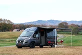 サスペンションの「カヤバ」が新型キャンピングカー披露へ！ コンセプトは「別荘を持ち運ぶ」