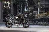 街乗りからツーリングまでこなせるスーパーネイキッド、カワサキ『Z400』2026年モデル発売　価格は77万円