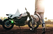 ロイヤルエンフィールド、フラットトラック専用バイク「FT450」を開発、「スライドスクール」で使用