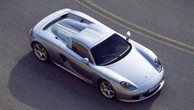 ポルシェのスーパーカー、『カレラGT』誕生25周年…ル・マン用V10エンジン搭載の名車