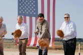 米EVリビアン、新工場を起工…電動SUVを2028年から生産へ