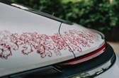 「手描きのライオン」に700時間、ポルシェのルクセンブルク進出75周年記念車がすごい