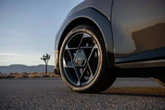 キア初のEVセダン『EV4』、ネクセンタイヤ純正装着