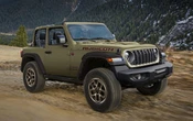 2ドアのジープ『ラングラー』150台限定発売へ、ミリタリーカラーで854万円