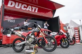 日本初公開3モデルが登場、ドゥカティ100周年イベント「DUCATI DAY 2026」鈴鹿サーキットでファン熱狂