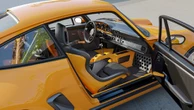 名車「964型ポルシェ 911」を最新の姿に甦らせる、シンガーが最新レストア作品披露へ