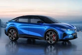 アルピーヌ、5人乗りの新型電動ファストバック『A390』発表…3モーターで470馬力