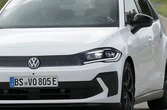 VW史上最も安価なEV、『ID.2』の量産ボディを激写！ 価格は2万5000ユーロ以下？