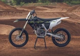 トライアンフの新型450ccモトクロス『TF 450-X』発売、「250-X」ゆずりの最新技術　価格は123万9000円