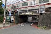 制限高さ1.85mの低いガード、元は道路ではなかった？…南千住～北千住