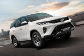 トヨタのインド向けSUVに「ネオドライブ」、48Vマイルドハイブリッド搭載車登場