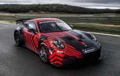 ポルシェ 911 GT3 ベース、新型レーシングカー「GT4 R」発表…自然吸気ボクサー6は最大520馬力
