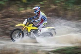 【スズキ DR-Z4S 試乗】オフ車ファン歓喜の走破力!「6速にしなかった」理由にも流石のこだわり…青木タカオ