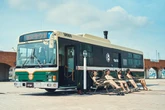 移動型サウナバス「サバス」3号車完成、テーマは「静岡茶」…9月1日運行開始