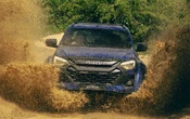 いすゞのピックアップトラック『D-Max』、極地仕様「AT35」英国発売…約1130万円