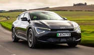 キアの電動SUV『EV6』、航続426kmの入門モデルが英国へ