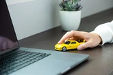 『頭文字D』高橋啓介のRX-7を再現、ヘッドライトも点灯する「無線マウス」登場