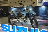 スズキの新型「DR-Z」がついに発売！ 400ccで約120万円は「高い？」「安い？」、SNSでは価格に注目集まる