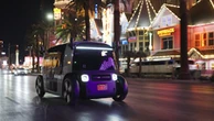 Amazon傘下のZoox、世界初の専用設計ロボタクシーで配車サービス開始