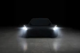 メルセデスAMG、自動車部品を使った家具を発表…ライトとウインカー付きソファも