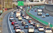 家族で長距離ドライブ、安全運転支援システムの利用実態を調査
