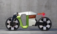 シュコダが電動バイクを発表!? 1899年誕生の伝説的二輪車「スラヴィアB」を再解釈