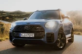 MINI『カントリーマン』に200台の限定車「スレート・ブルー」登場、価格は598万円
