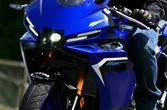 【ヤマハ YZF-R25 試乗】街では優しく、峠では刺激的。熟成された250ccスポーツの「二面性」…伊丹孝裕