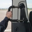 左側スライドドアの乗降を支える、『ハイエース』200系専用の後付け「アシストグリップ」発売
