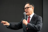 「とんでもない親父いて草」トヨタ自動車の豊田会長が“息子”のお笑いライブ観覧