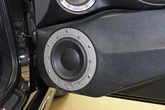 スピーカーのアウター化で得られる“本物の音”とは？ 効果と施工法を解説！［魅惑のハイエンド・カーオーディオ］