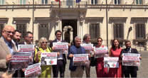 Siccità, la protesta di Bonelli e Fratoianni davanti a Palazzo Chigi: “In Sicilia manca l’acqua, la situazione è disastrosa ma Meloni tace”