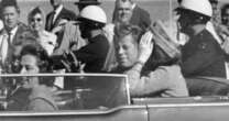 Trump sulla morte di Jfk: “Ora tutto sarà rivelato”. Il nipote: “Teorie del complotto? Il presidente strumentalizza mio nonno”