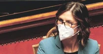 Coprifuoco, Gelmini: “Chi va a cena fuori può stare tranquillamente seduto al tavolo fino alle 22 e poi tornare a casa”