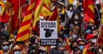 Dagli ultracattolici a Vox: la destra in piazza a Madrid contro l’indulto agli indipendentisti. Ciudadanos e Popolari restano defilati