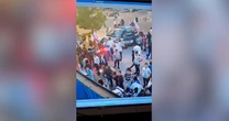Gerusalemme, gruppo di manifestanti israeliani assalta il quartier generale dell’Unrwa