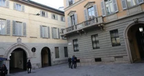 Fininvest vende il suo 2% di Mediobanca. Compra Unicredit, forse per conto di Leonardo Del Vecchio