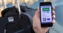 Green pass europeo, la Commissione agli Stati: “Riconoscere la validità del mix vaccinale”