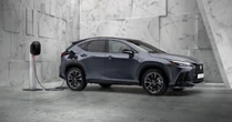 Lexus NX 450h+, la nuova generazione del best seller di lusso sarà anche alla spina – FOTO