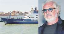 Force Blue, Flavio Briatore insiste: vuole essere risarcito per la vendita del suo maxi yacht con 12,6 milioni di euro