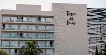 Ibiza, coppia trovata morta ai piedi di un albergo. Gli inquirenti indagano sull’ipotesi di un “femminicidio-suicidio”