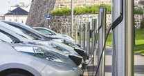 Auto, i prezzi salgono e il potere d’acquisto scende. Ecco i rischi per consumatori e filiera