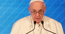 Pedofilia, Papa Francesco contro la mentalità omertosa: “La prima reazione è coprire tutto, anche nella Chiesa”