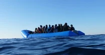 Migranti, barcone si ribalta al largo di Lampedusa: 7 morti e 9 dispersi. Il sindaco: “Su Mediterraneo continua silenzio di Draghi”