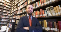 Carlo Stagnaro, gli interventi del nuovo consulente di palazzo Chigi: autostrade solo private, difesa delle lobby di armi e tabacco