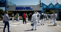 Falsa (ri)partenza per l’auto. Fermi Pomigliano e stabilimenti Sevel. E intanto finiscono gli incentivi per ibride ed elettriche
