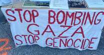 Annullata la multa all’apicoltore di Desio che si era rifiutato di togliere lo striscione “stop bombing Gaza” dal banco del mercato