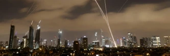 Dix morts en Israël dans les tirs de missiles iraniens, sites bombardés à Téhéran